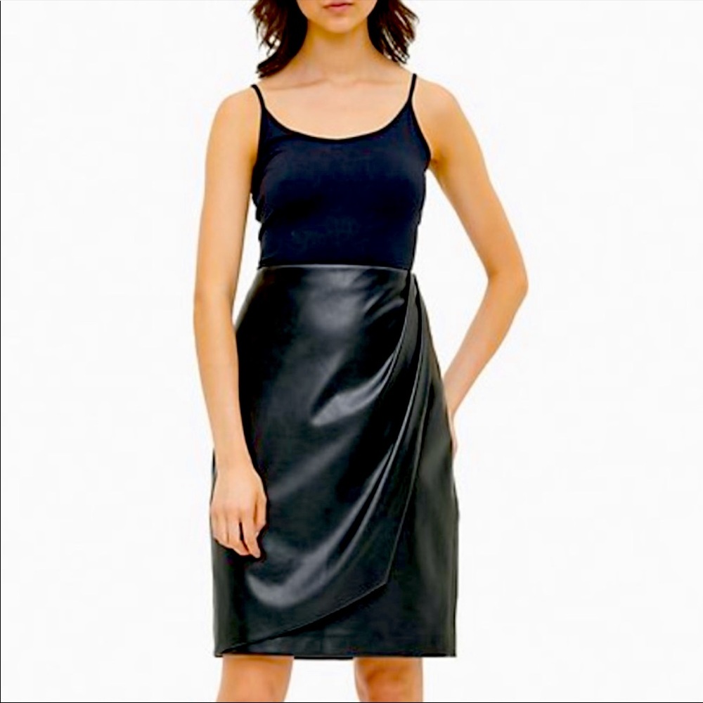 NWT Calvin Klein Faux Leather Skirt - size 6
